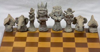 Luciano Ceschia
scacchiera in legno multistrato con pedine in terracotta dipinta
varie misure